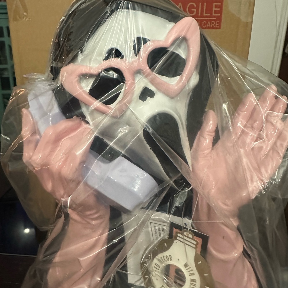 Viral Ceramic Ghost Face Figurine